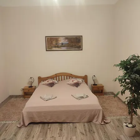 Szent Janos Apartment *